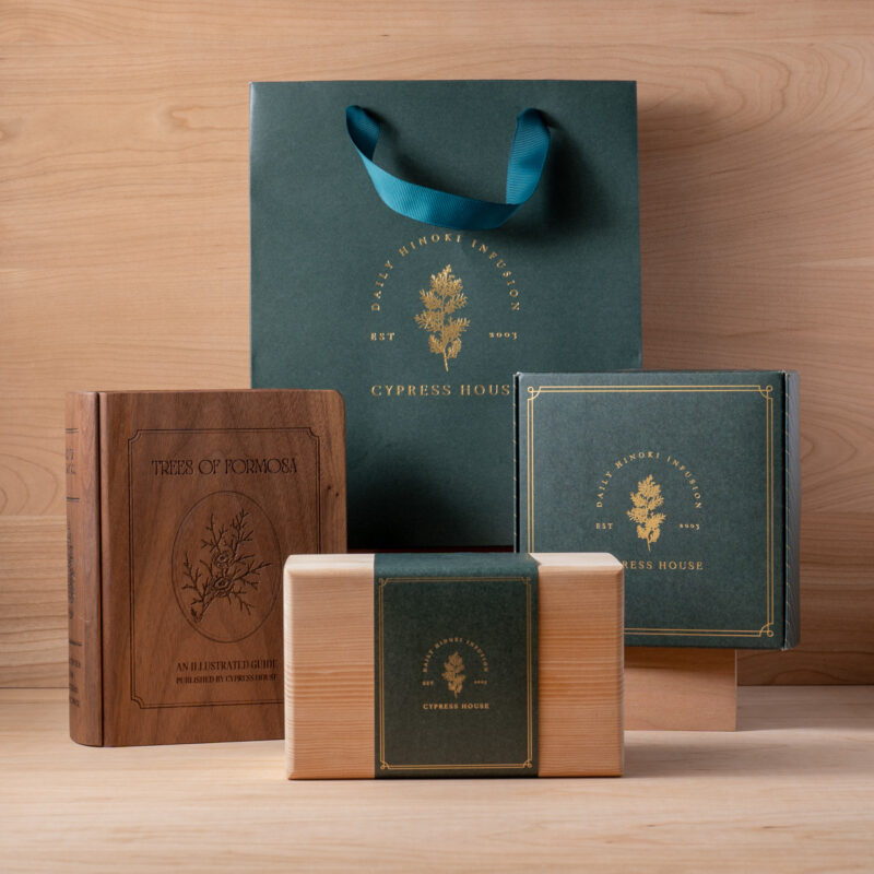 檜木居包裝木背景-23 檜木磁石刮痧按摩棒禮盒 三款質感包裝任選 附送禮手提紙袋