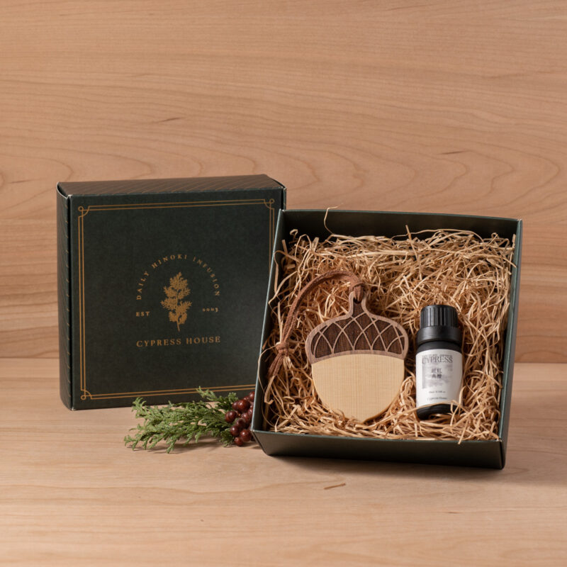 黑胡桃森之實車用擴香木精油禮盒 - 楓葉 / 橡果 x 車夾款 / 吊飾款(附紙袋)