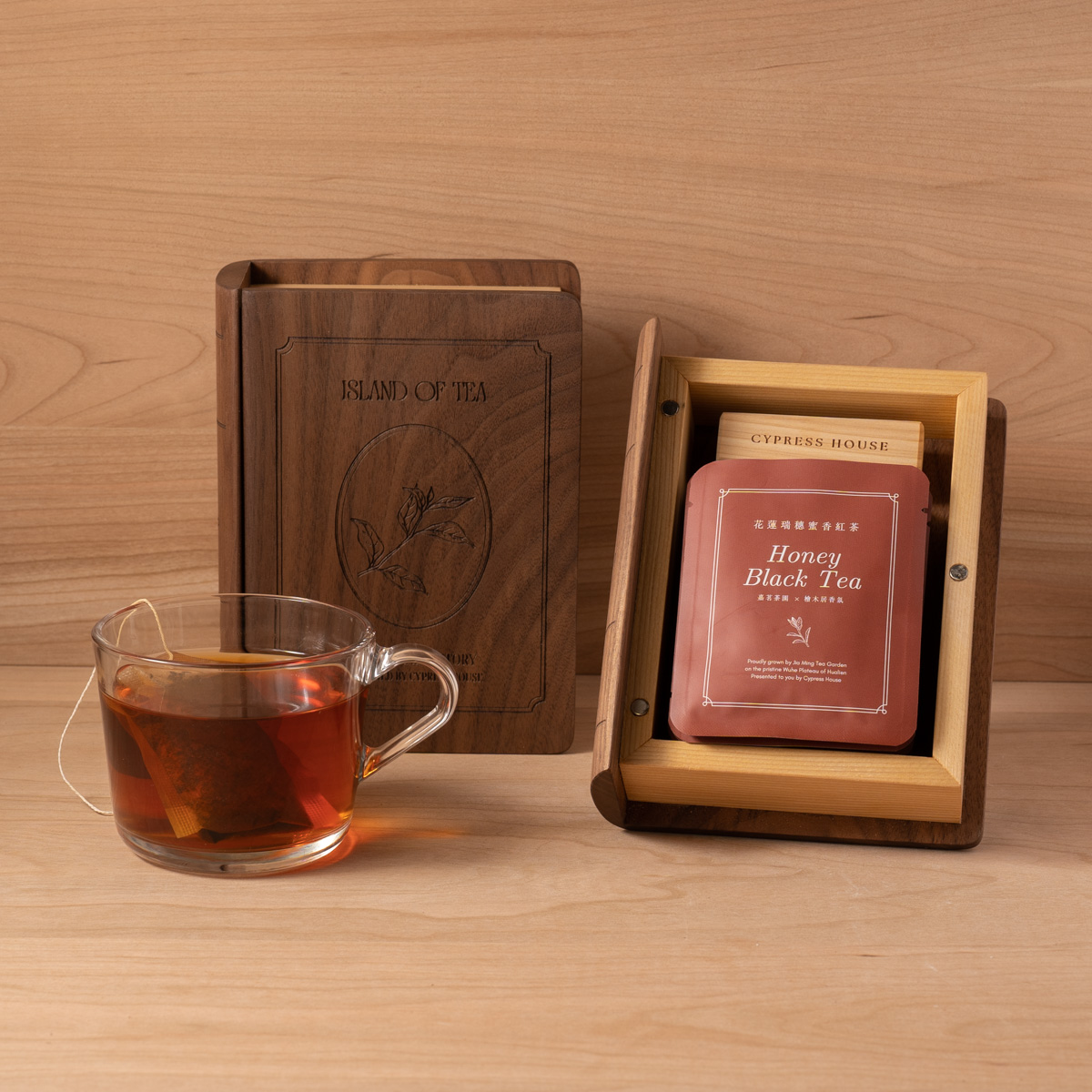 蜜香紅茶茶包禮盒-04 【預購商品】花蓮瑞穗蜜香紅茶檜木禮盒(檜木居 x 嘉茗茶園聯名)